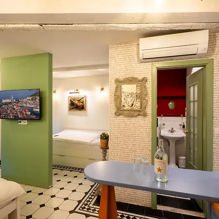 Casa Liberta & *